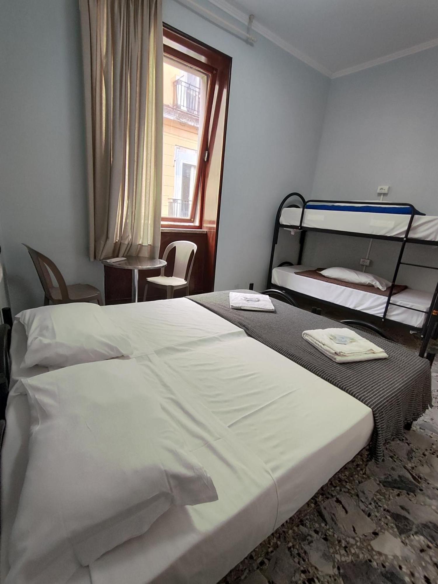 Hostel Hello Neapol Zewnętrze zdjęcie