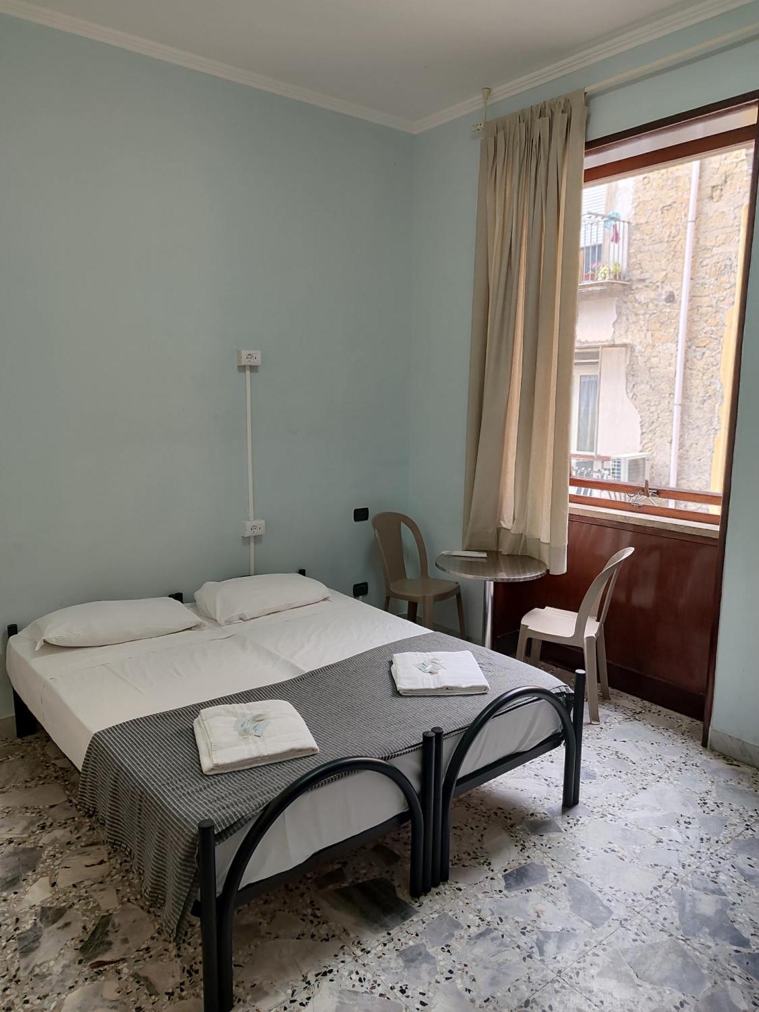 Hostel Hello Neapol Zewnętrze zdjęcie